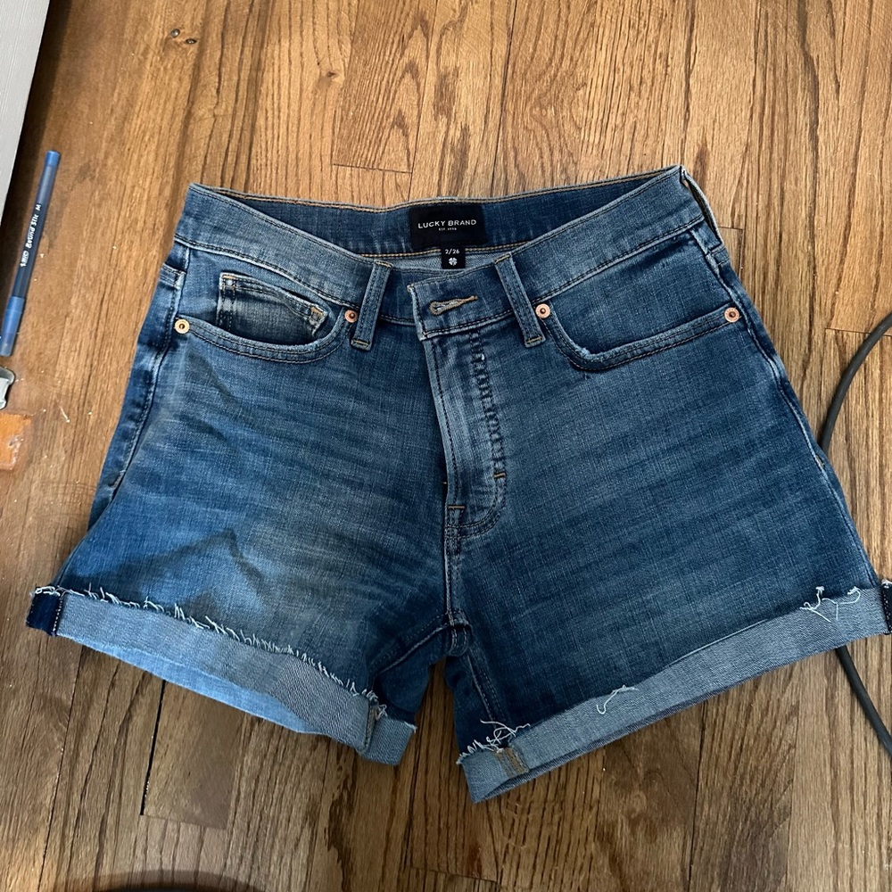Size 26 lucky brand Jean shorts